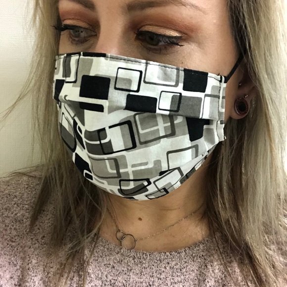 Face masks - Picture 2 of 2